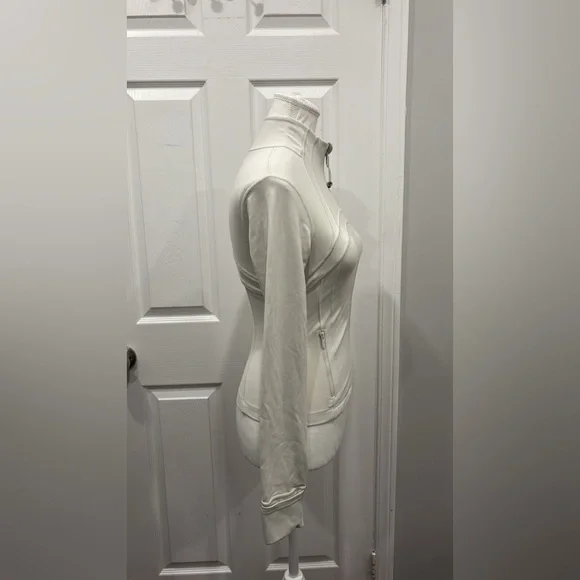 Lululemon Athletica White Ski Jacket with High Collar - Picture 4 of 7